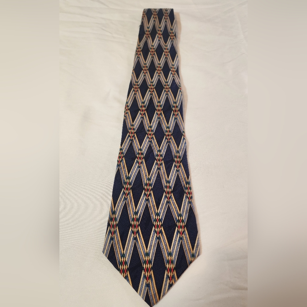 Status Geometric Patterned Navy Silk Tie Has Minor Flaw